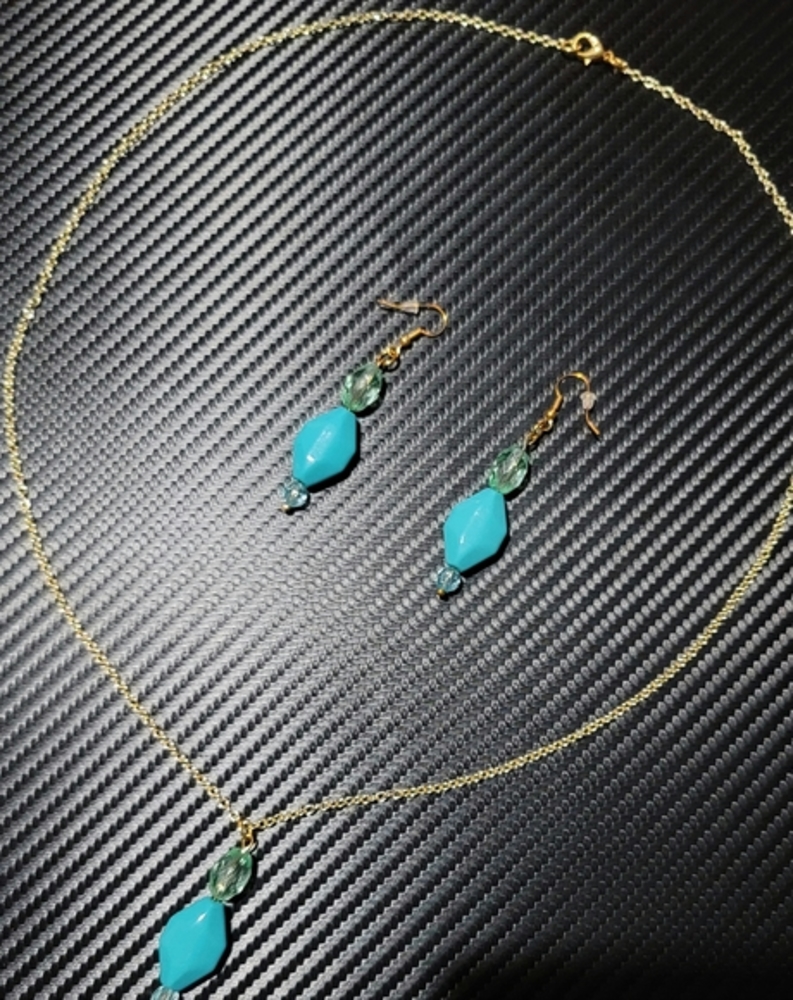 Turquoise necklace and earrings